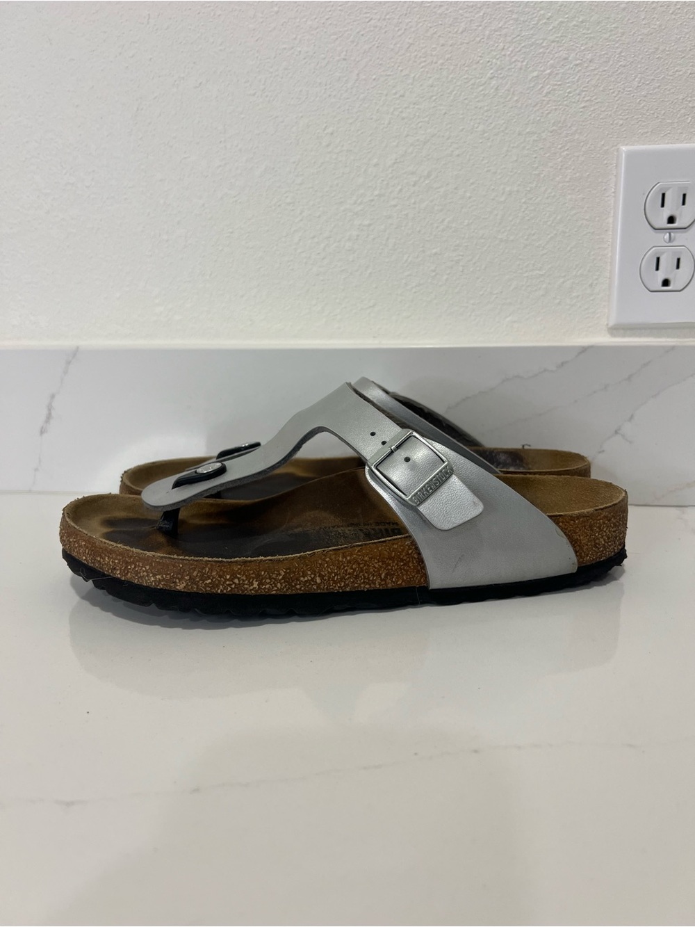 Birkenstock Metallic Silver Gizeh Footbed Sandals size 41 or U.S. women’s 10 - Picture 4 of 11
